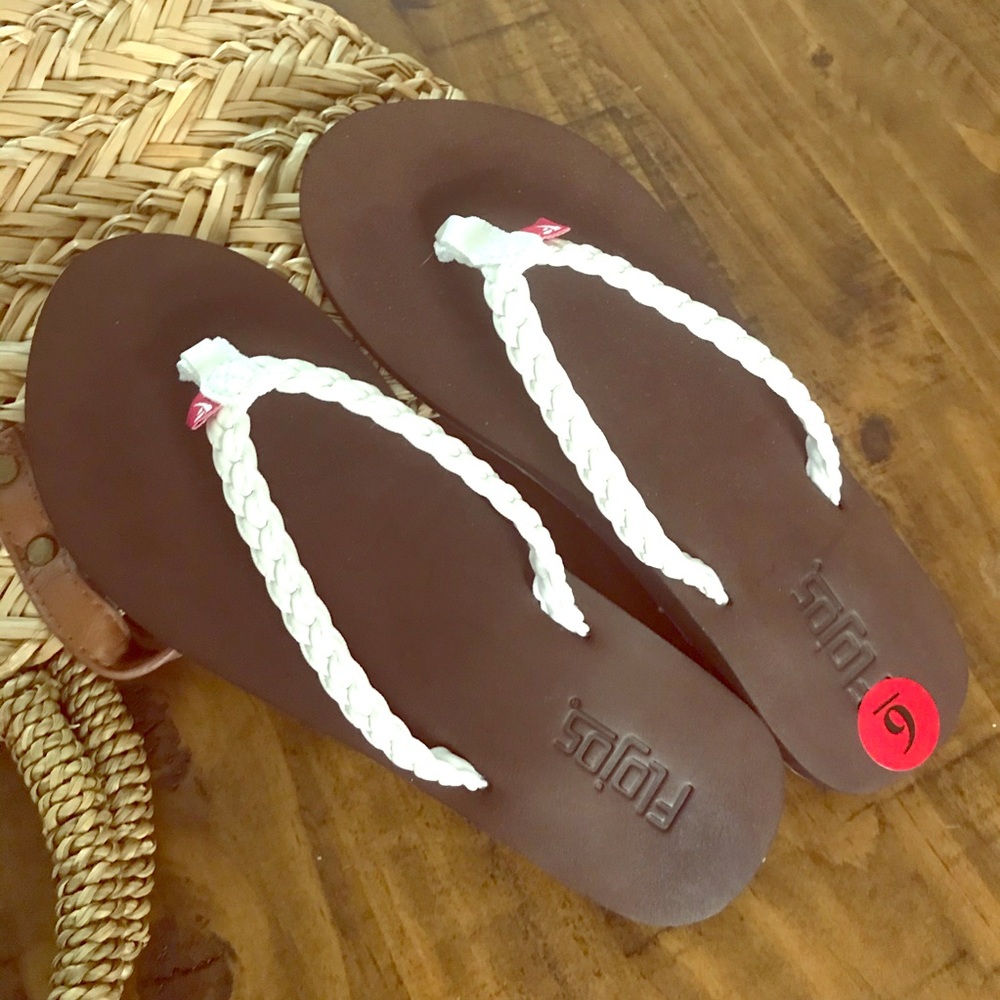 3/$20 🥳 Flojos brand sandals “Harper” sz 6